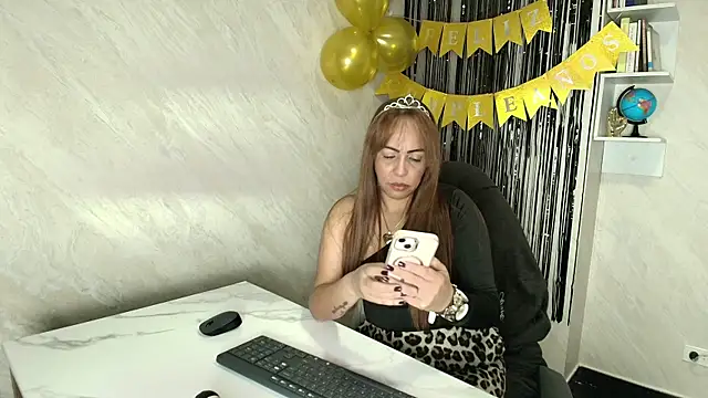 Snapshot of Helenn_Moore chatting on April 2026 01:49:01 PM Helenn Moore online show from April 2026 01:49:01 PM