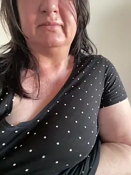 Snapshot of MirkaMag chatting on March 2026 06:39:01 AM MirkaMag online show from March 2026 06:39:01 AM