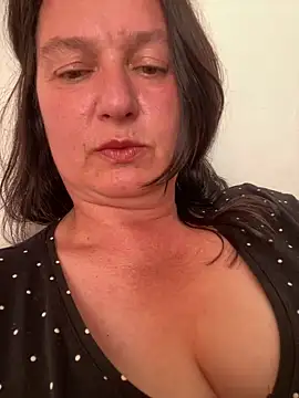 Snapshot of MirkaMag chatting on April 2026 12:38:01 PM MirkaMag online show from April 2026 12:38:01 PM