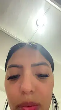 Snapshot of sylphiee_ chatting on April 2026 07:00:01 PM sylphiee online show from April 2026 07:00:01 PM