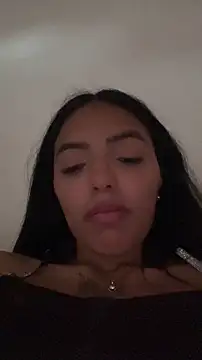 Snapshot of sylphiee_ chatting on April 2026 04:12:02 PM sylphiee online show from April 2026 04:12:02 PM