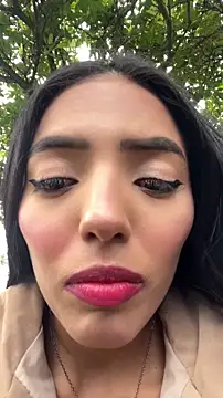 Snapshot of sylphiee_ chatting on April 2026 07:29:01 PM sylphiee online show from April 2026 07:29:01 PM