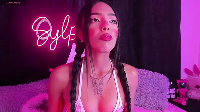 Snapshot of sylphiee_ chatting on April 2026 11:52:02 PM sylphiee online show from April 2026 11:52:02 PM