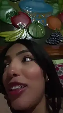 Snapshot of sylphiee_ chatting on April 2026 02:44:01 AM sylphiee online show from April 2026 02:44:01 AM