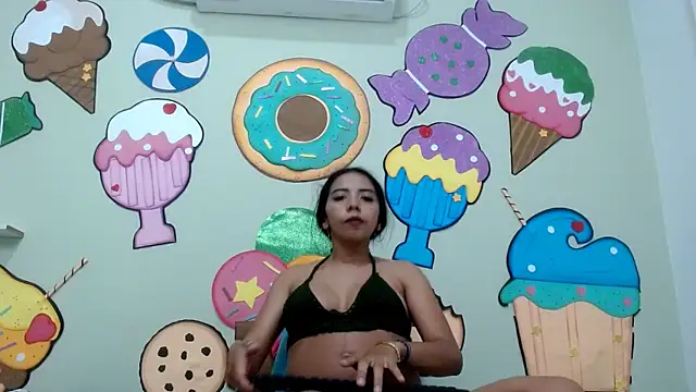 erikaskinny18 online show from May 2026 08:39:02 PM