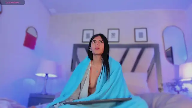 Snapshot of Violettaa_Stone chatting on March 2026 08:19:01 AM Violettaa Stone online show from March 2026 08:19:01 AM