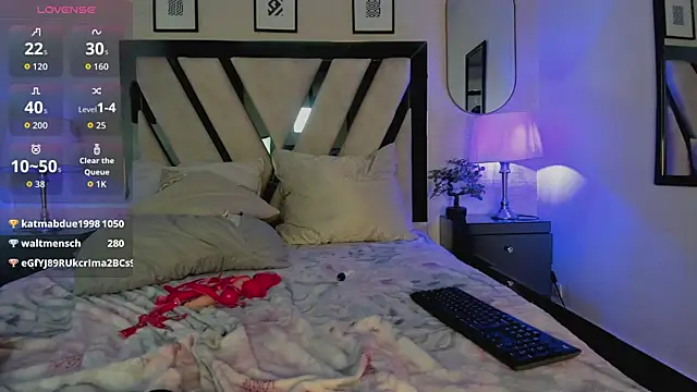 Snapshot of Violettaa_Stone chatting on April 2026 04:05:02 PM Violettaa Stone online show from April 2026 04:05:02 PM