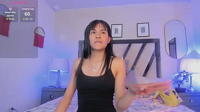 Snapshot of Violettaa_Stone chatting on April 2026 03:31:01 AM Violettaa Stone online show from April 2026 03:31:01 AM