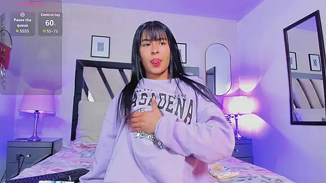 Snapshot of Violettaa_Stone chatting on April 2026 03:31:02 AM Violettaa Stone online show from April 2026 03:31:02 AM