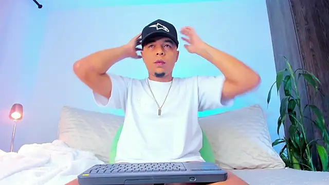 Snapshot of Randdy_333 chatting on March 2026 06:19:02 AM Randdy 333 online show from March 2026 06:19:02 AM