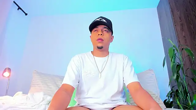 Snapshot of Randdy_333 chatting on April 2026 05:43:02 AM Randdy 333 online show from April 2026 05:43:02 AM