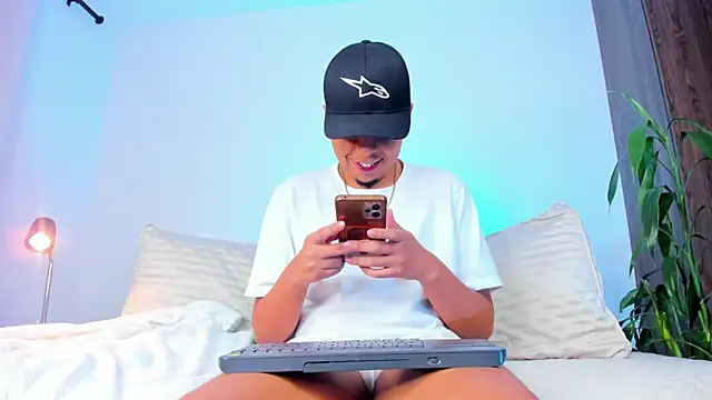 Snapshot of Randdy_333 chatting on April 2026 06:25:02 AM Randdy 333 online show from April 2026 06:25:02 AM