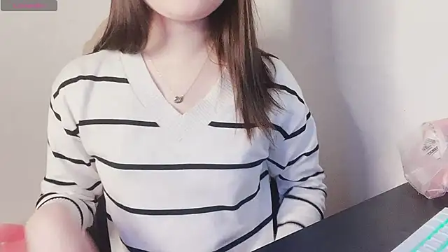 Snapshot of hunhun122 chatting on March 2026 04:35:01 PM hunhun122 online show from March 2026 04:35:01 PM