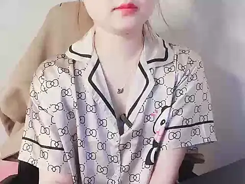 Snapshot of hunhun122 chatting on March 2026 05:17:01 PM hunhun122 online show from March 2026 05:17:01 PM