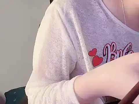 Snapshot of hunhun122 chatting on April 2026 08:31:01 PM hunhun122 online show from April 2026 08:31:01 PM