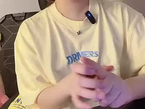 Snapshot of hunhun122 chatting on April 2026 03:50:02 PM hunhun122 online show from April 2026 03:50:02 PM