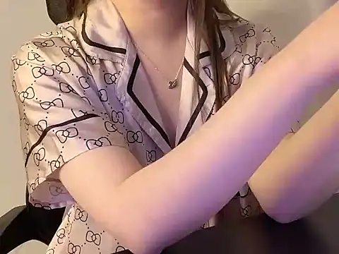 Snapshot of hunhun122 chatting on April 2026 07:58:01 PM hunhun122 online show from April 2026 07:58:01 PM