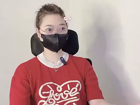 Snapshot of hunhun122 chatting on April 2026 05:01:02 PM hunhun122 online show from April 2026 05:01:02 PM