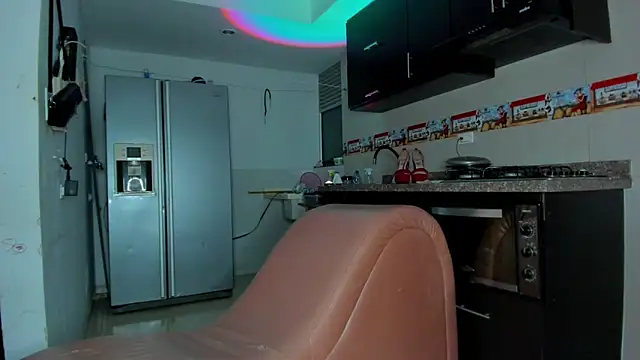 Snapshot of Fox_couplee69 chatting on April 2026 07:36:02 AM Fox couplee69 online show from April 2026 07:36:02 AM