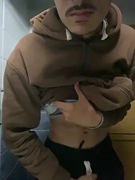 Achrafsad9i online show from April 2026 08:47:01 PM