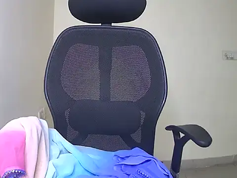 Mitika1 online show from April 2026 01:19:01 AM