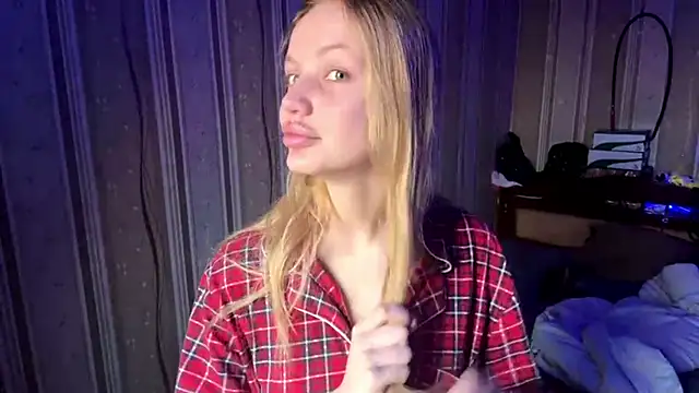 Snapshot of Ashleycol chatting on March 2026 01:45:01 PM Ashleycol online show from March 2026 01:45:01 PM