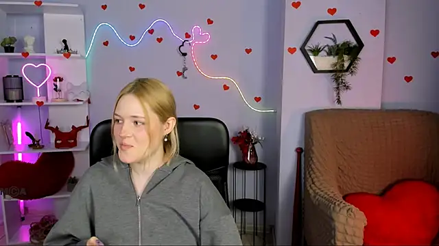 trixy melison online show from April 2026 12:16:02 PM