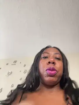 Snapshot of KendalCherN chatting on April 2026 11:37:01 AM KendalCherN online show from April 2026 11:37:01 AM