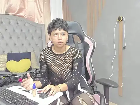 Snapshot of NikiEvanz chatting on March 2026 08:01:01 PM NikiEvanz online show from March 2026 08:01:01 PM