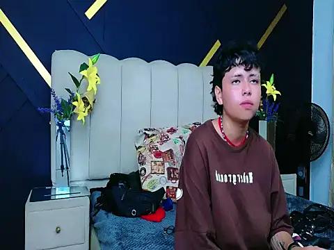 Snapshot of NikiEvanz chatting on March 2026 02:23:01 AM NikiEvanz online show from March 2026 02:23:01 AM