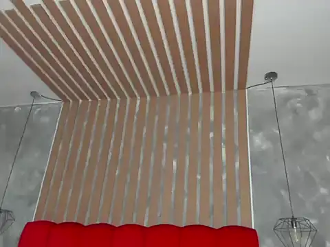 Snapshot of NikiEvanz chatting on April 2026 05:18:01 PM NikiEvanz online show from April 2026 05:18:01 PM