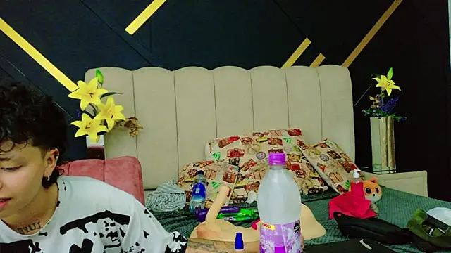 NikiEvanz online show from May 2026 04:42:01 AM