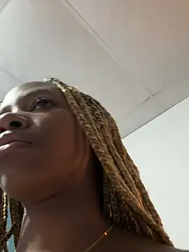 blackkPetitte online show from April 2026 11:28:01 PM