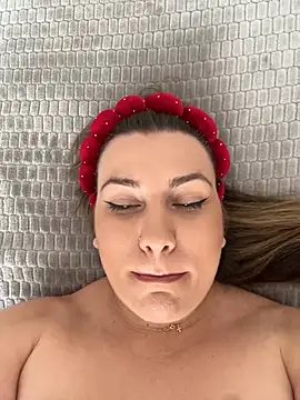 SweetCurvess online show from March 2026 11:57:01 AM