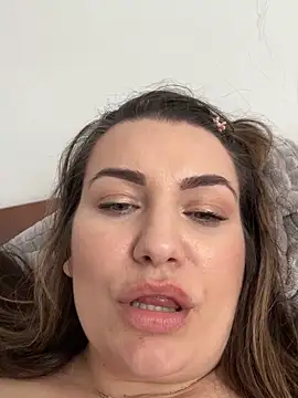 SweetCurvess online show from April 2026 02:10:01 PM