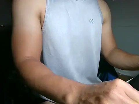 ZhangQing95 online show from March 2026 03:28:02 PM