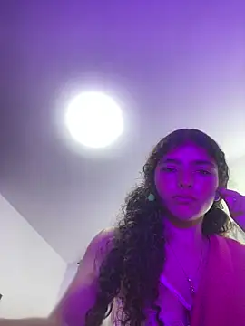 Snapshot of LINDA_EF chatting on April 2026 01:07:01 PM LINDA EF online show from April 2026 01:07:01 PM