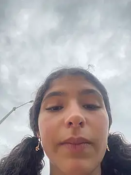 LINDA EF online show from May 2026 12:37:02 PM