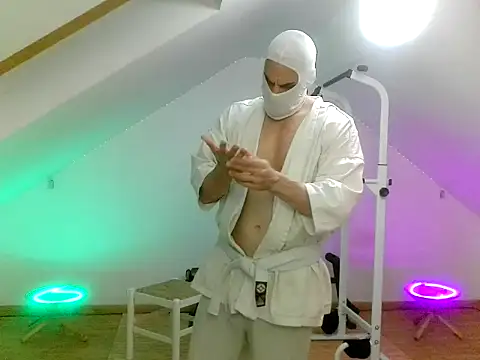 NinjaLaser online show from April 2026 07:40:02 PM