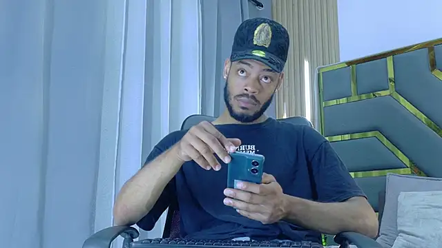 Snapshot of Oliver_bigblack_cock chatting on March 2026 05:38:01 PM Oliver bigblack cock online show from March 2026 05:38:01 PM