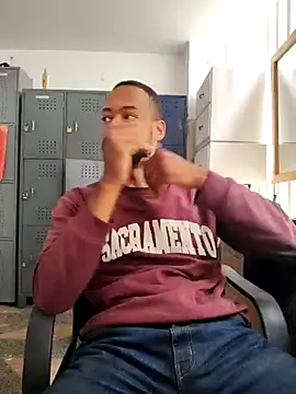 Snapshot of Oliver_bigblack_cock chatting on April 2026 06:08:02 PM Oliver bigblack cock online show from April 2026 06:08:02 PM