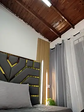 Snapshot of Oliver_bigblack_cock chatting on April 2026 06:01:01 PM Oliver bigblack cock online show from April 2026 06:01:01 PM