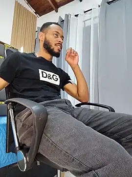 Snapshot of Oliver_bigblack_cock chatting on April 2026 06:03:02 PM Oliver bigblack cock online show from April 2026 06:03:02 PM