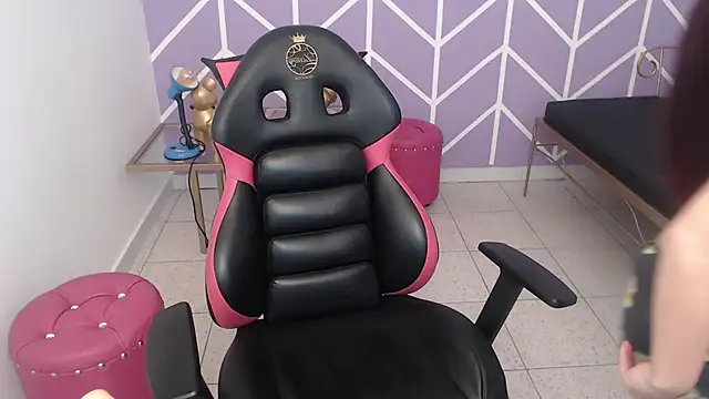 Snapshot of Sofia_xoxoo chatting on April 2026 01:06:02 PM Sofia xoxoo online show from April 2026 01:06:02 PM