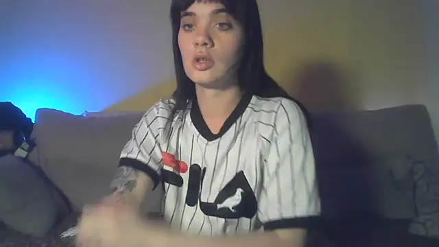 Snapshot of anastasia-evans chatting on May 2026 11:32:02 PM anastasia-evans online show from May 2026 11:32:02 PM