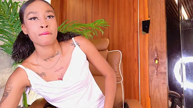 Snapshot of Barbiie_black chatting on April 2026 04:04:02 PM Barbiie black online show from April 2026 04:04:02 PM