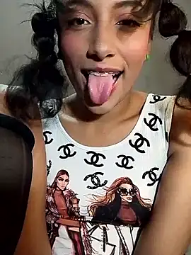 KattyBerryX online show from May 2026 09:35:02 PM