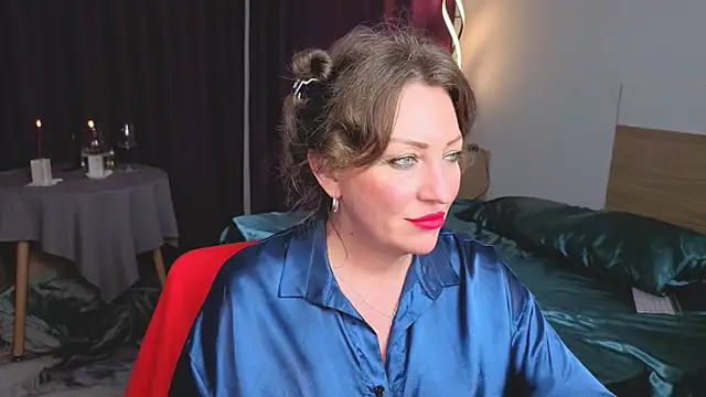 Snapshot of Sirena_Fly chatting on June 2026 10:03:02 PM Sirena Fly online show from June 2026 10:03:02 PM