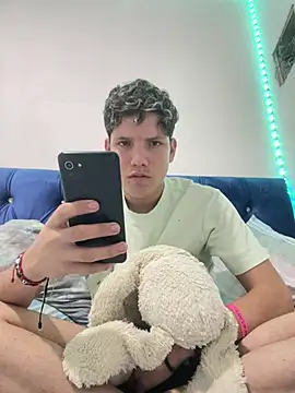 Theus26  online show from March 2026 12:01:02 AM