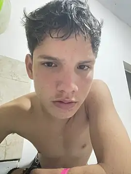 Theus26  online show from April 2026 05:09:02 PM